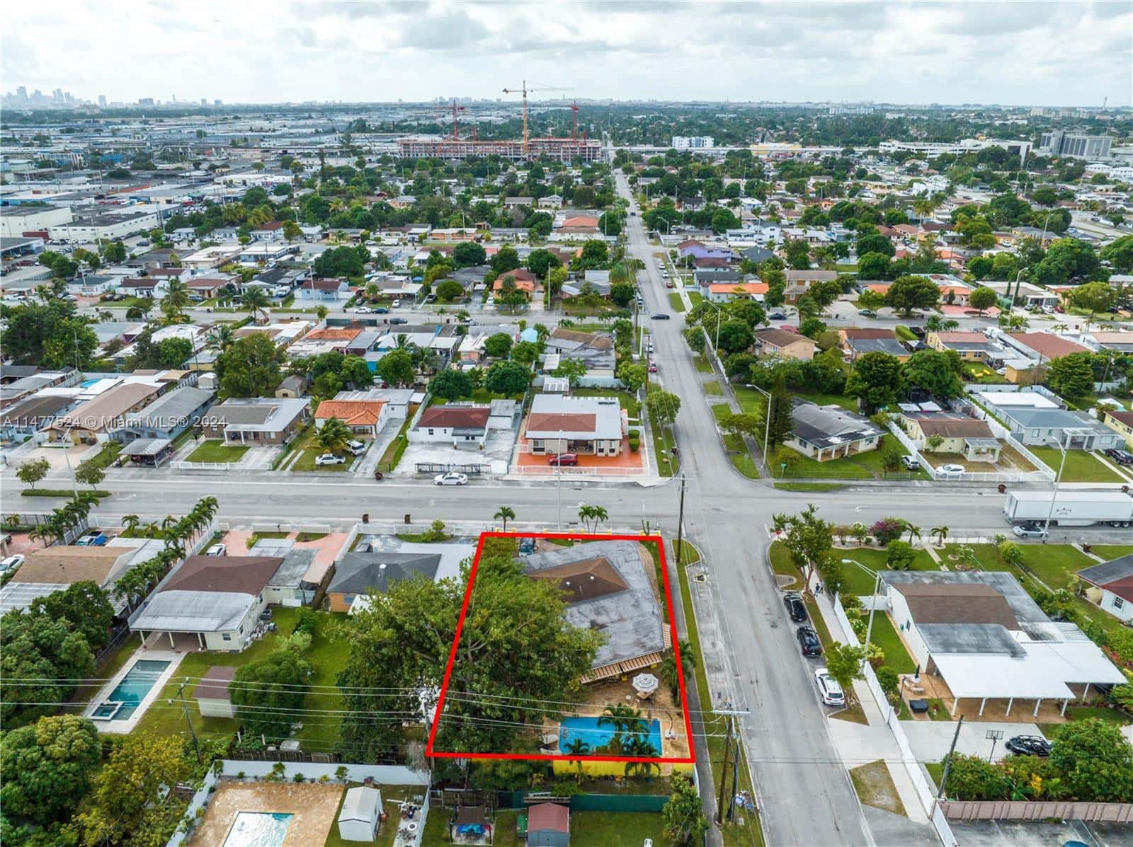 901 E 32nd St, Hialeah FL 33013