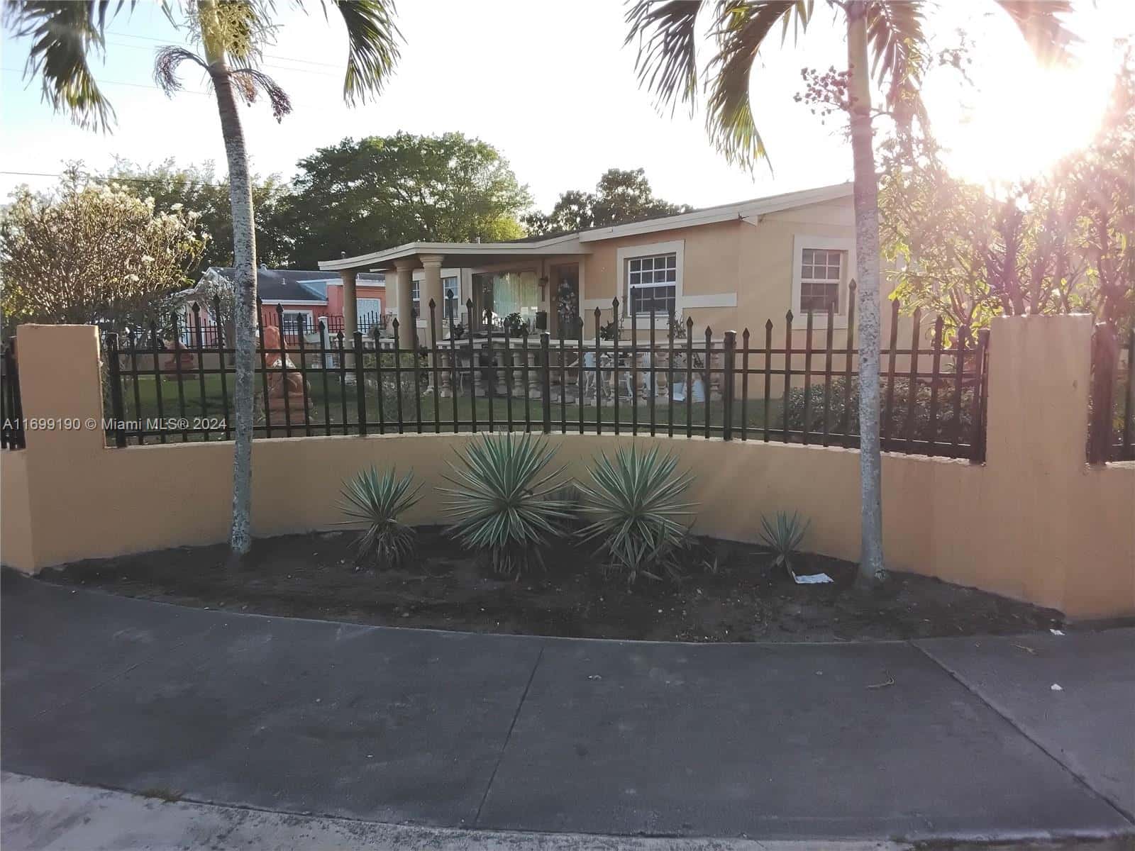 20620 NW 34th Ave, Miami Gardens FL 33056