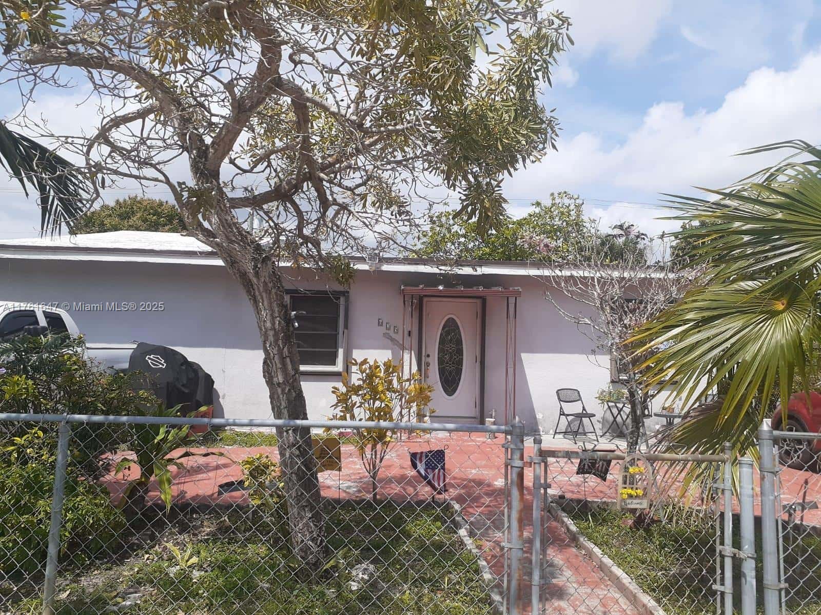 625 E 28th St, Hialeah FL 33013