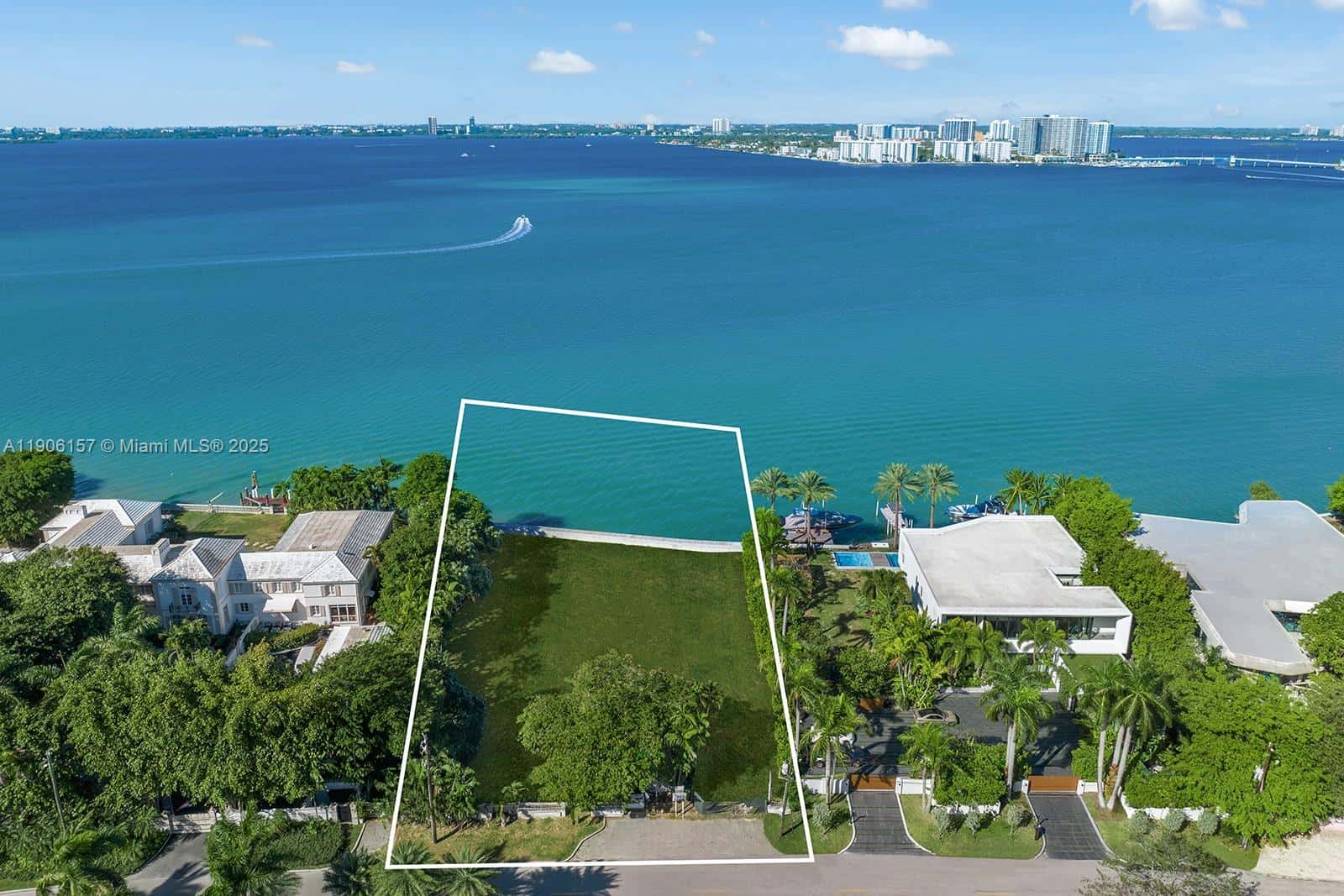 5840 N Bay Rd, Miami Beach FL 33140
