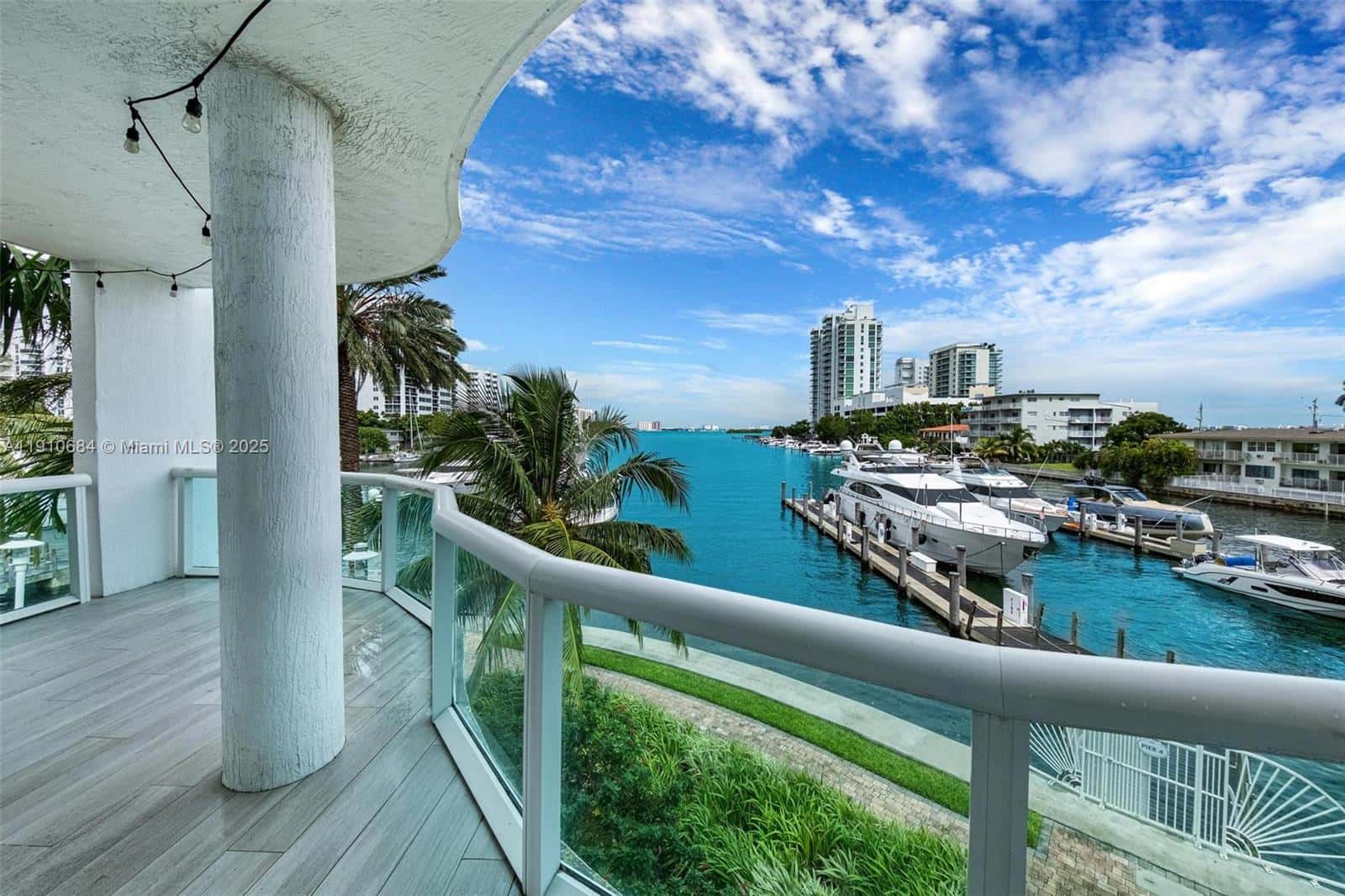 7918 Harbour Island Dr # 207, North Bay Village FL 33141