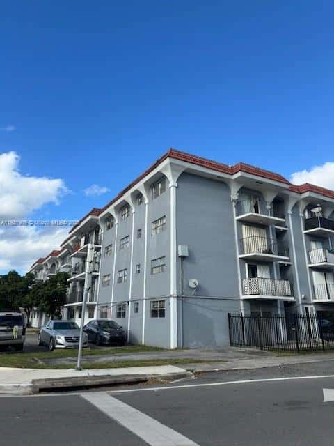 13725 NE 6th Ave # 209, North Miami FL 33161