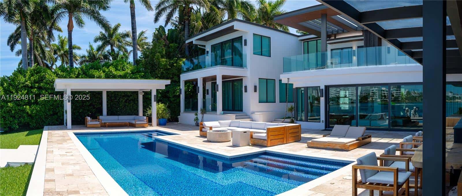 327 E Rivo Alto Dr, Miami Beach FL 33139