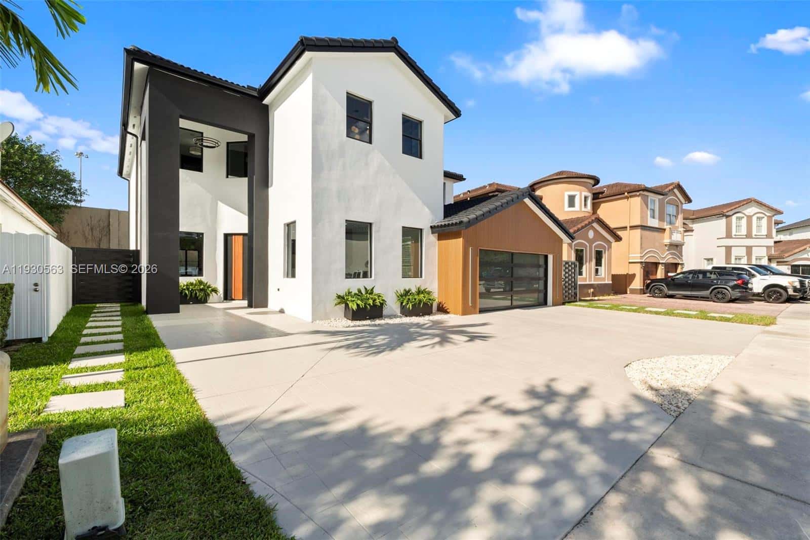 18172 NW 91st Ct, Hialeah FL 33018