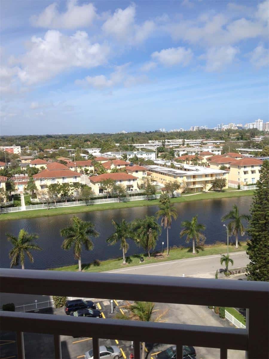 2025 NE 164th St # 1006, North Miami Beach FL 33162