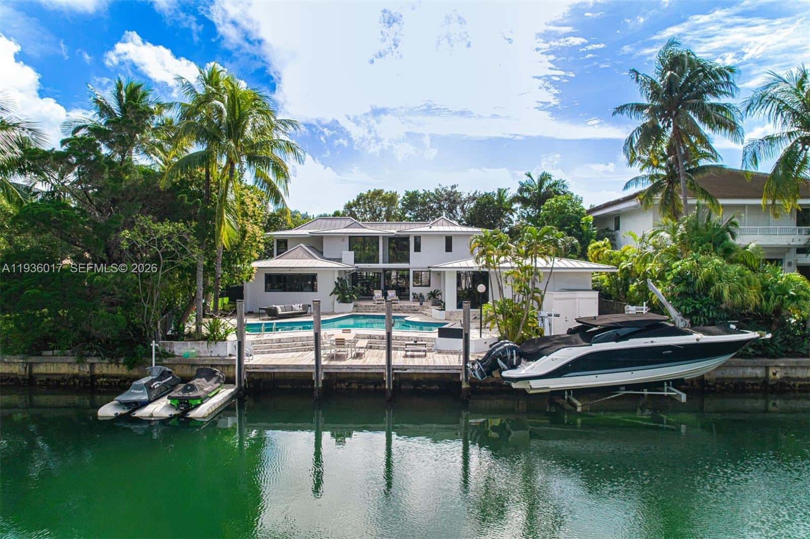 121 Knollwood Drive, Key Biscayne FL 33149
