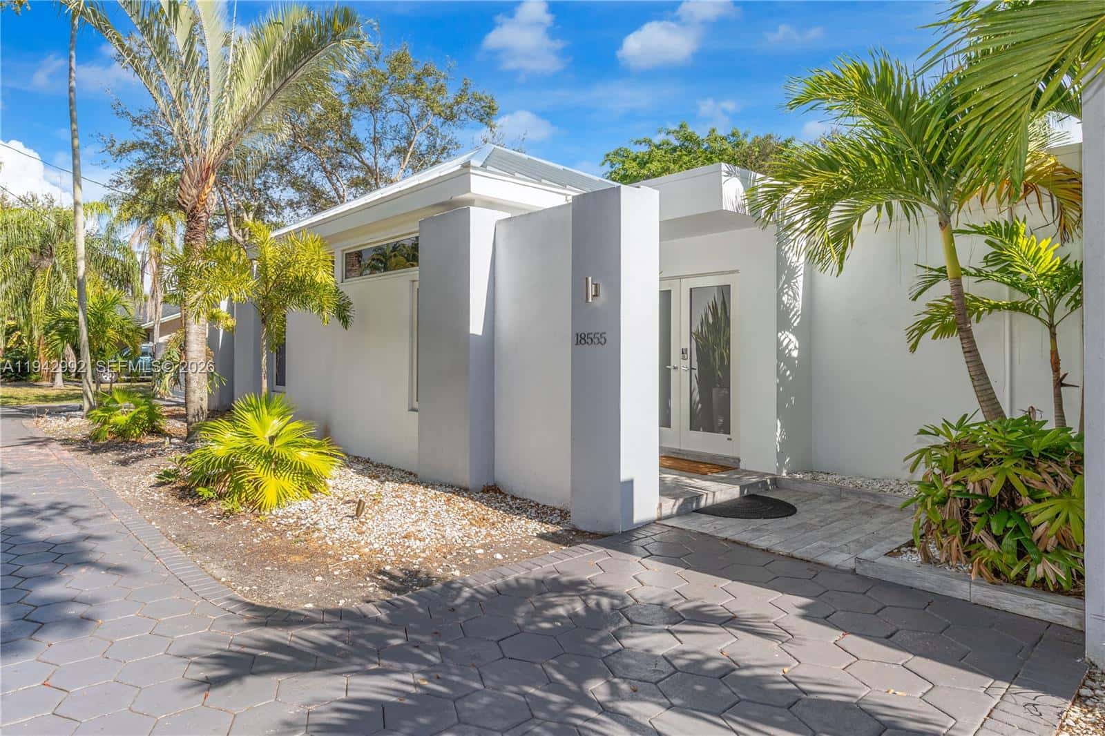 18555 SW 83rd Pl, Cutler Bay FL 33157