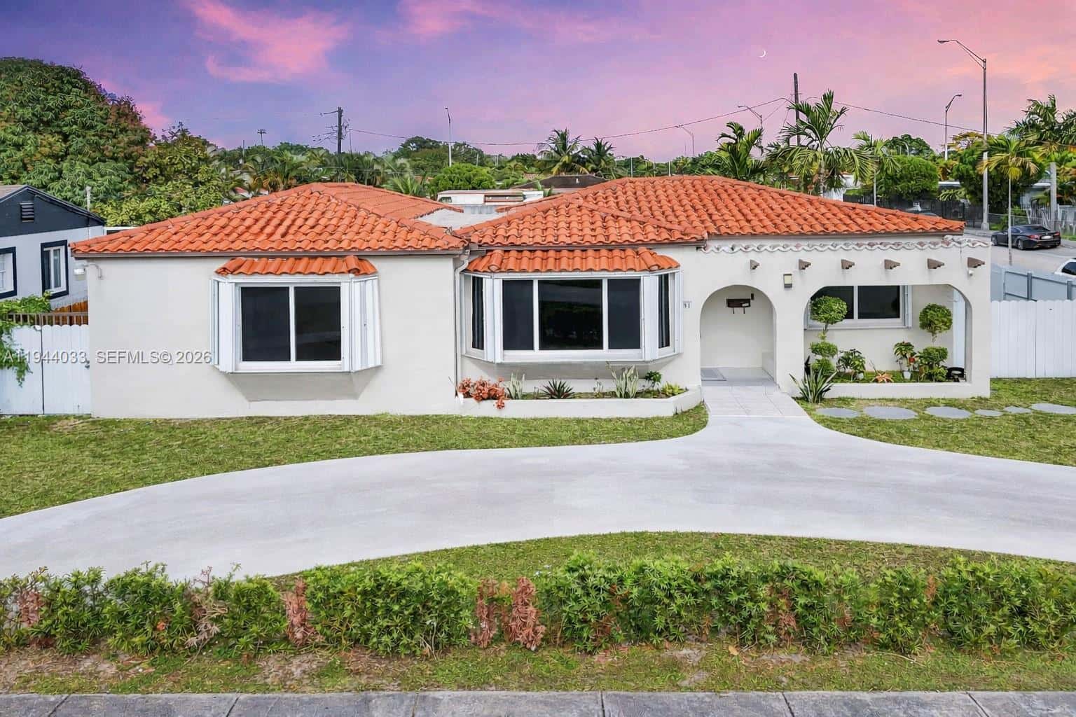 591 SE 5th St, Hialeah FL 33010