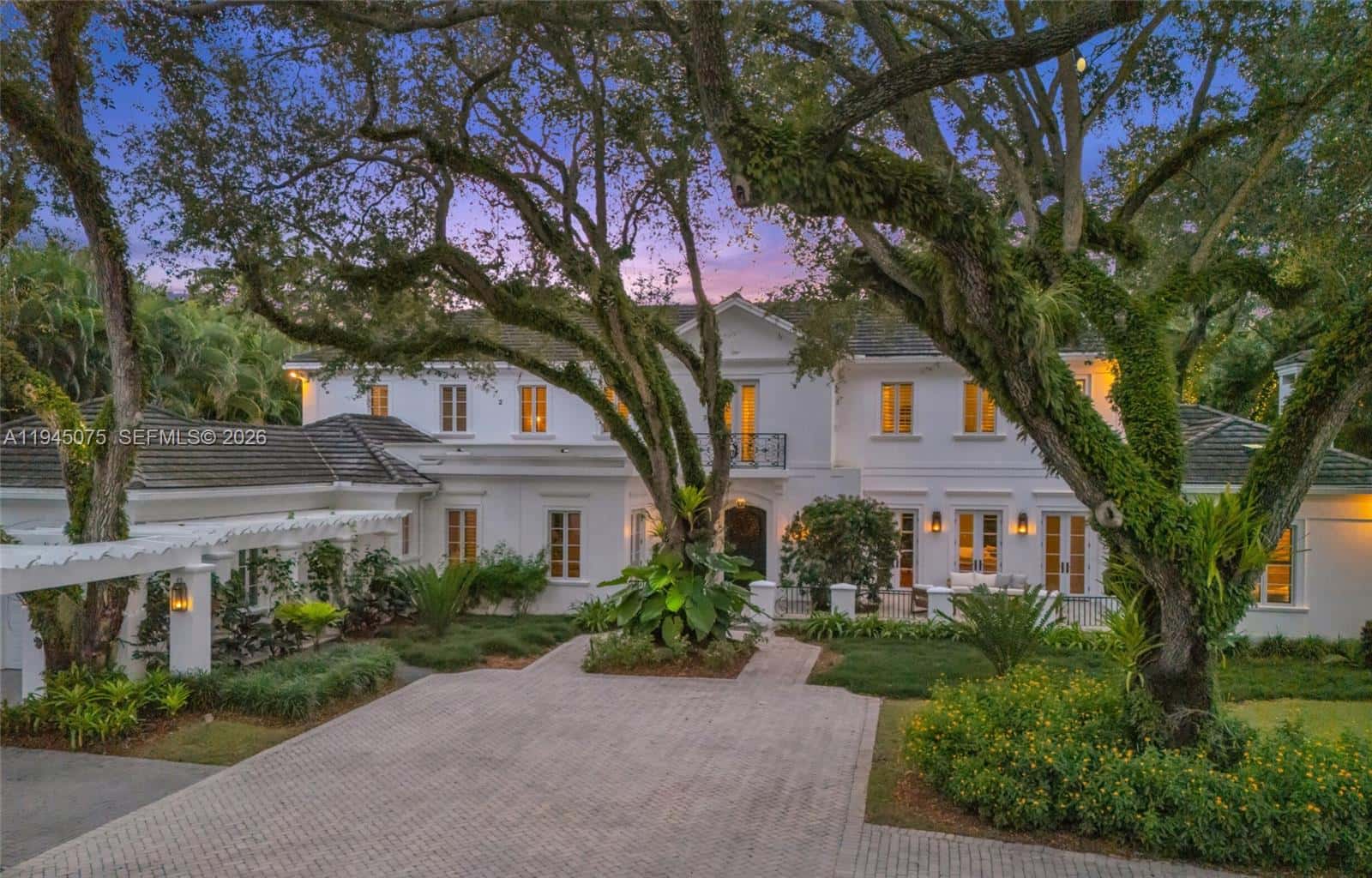 7426 SW 49th Pl, Miami FL 33143