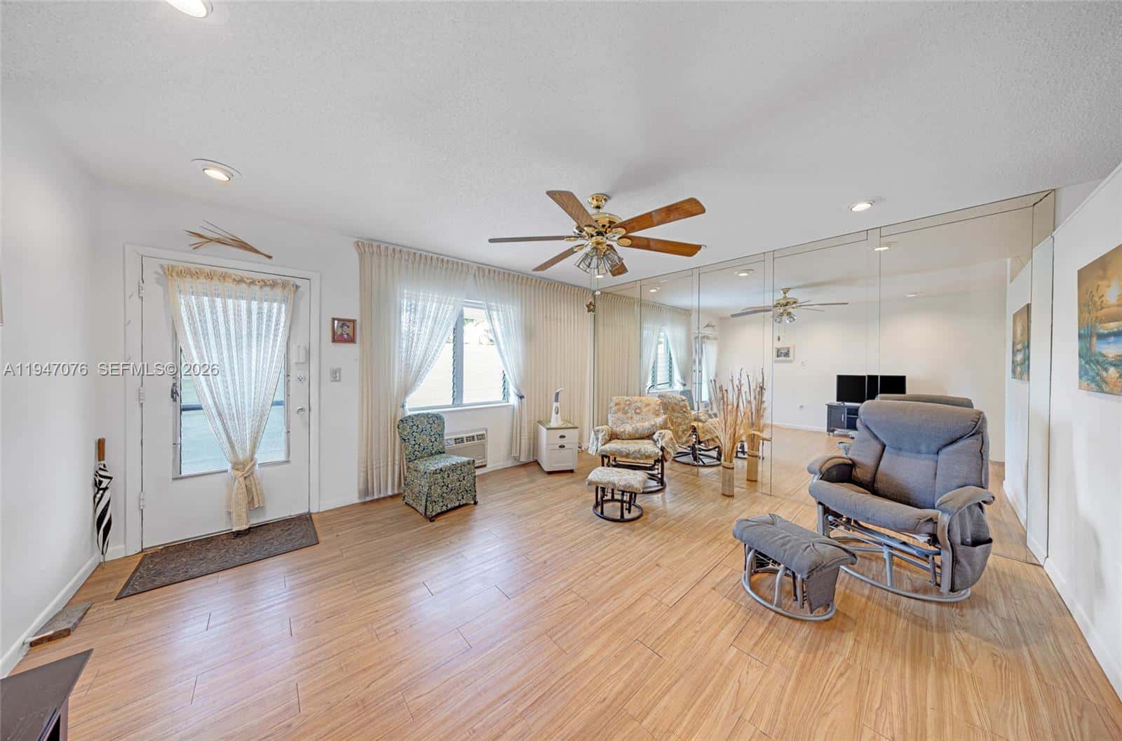 15600 NE 6th Ave # 28D, Miami FL 33162