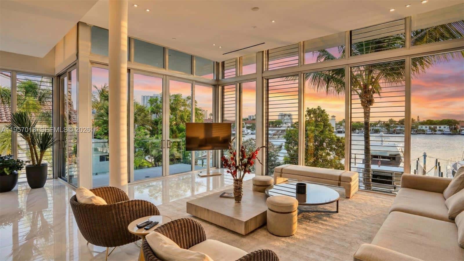 3750 Yacht Club Dr, Aventura FL 33180
