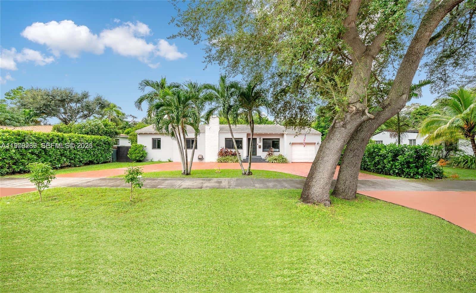 160 South Dr, Miami Springs FL 33166