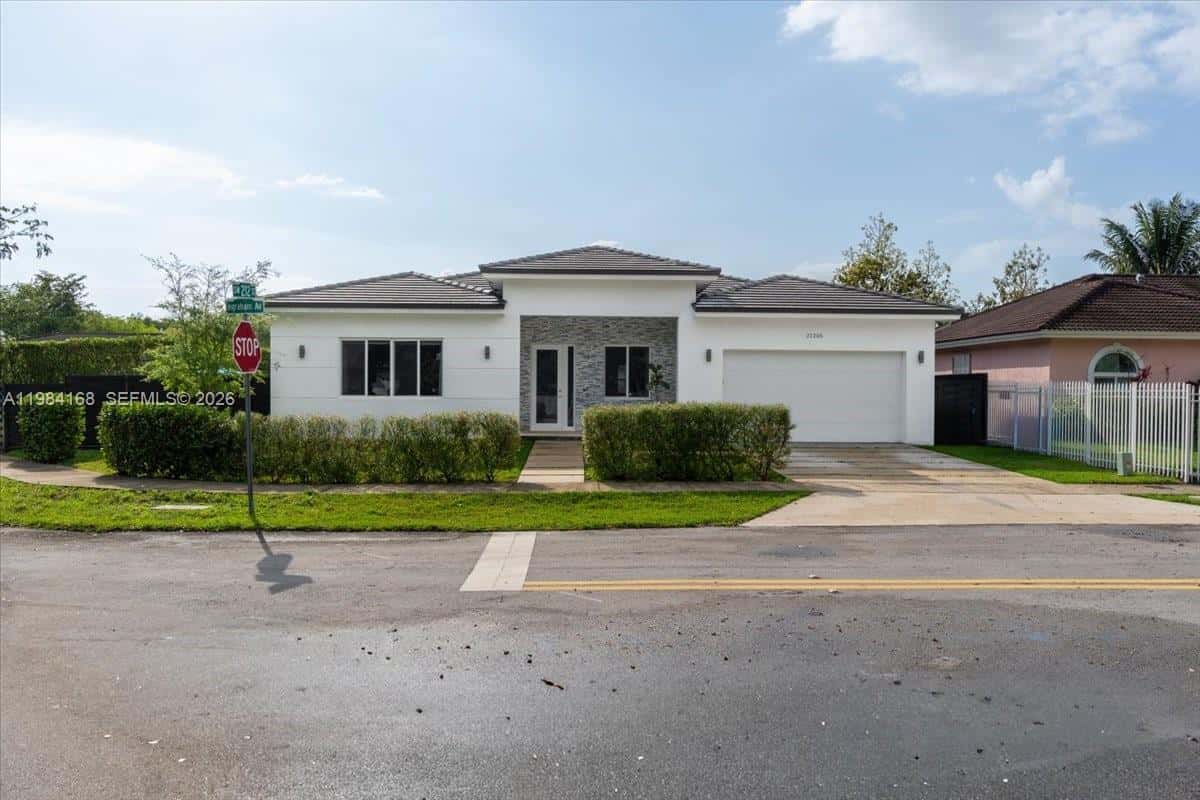 21205 Ingraham Ave Rd, Cutler Bay FL 33189