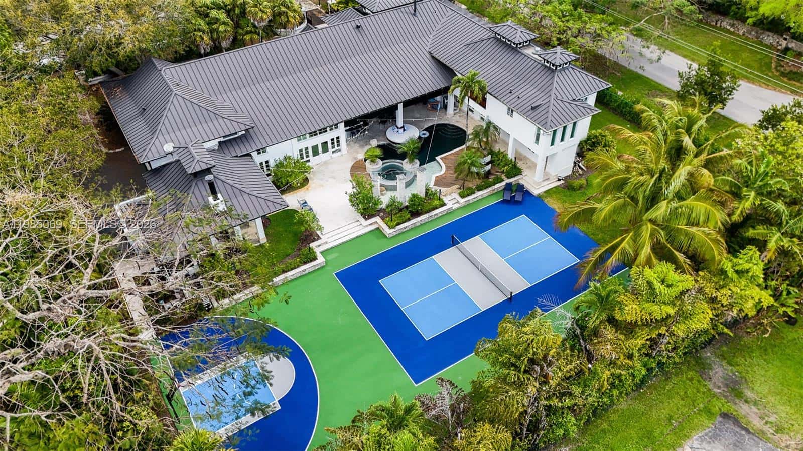 6700 SW 132nd St, Pinecrest FL 33156