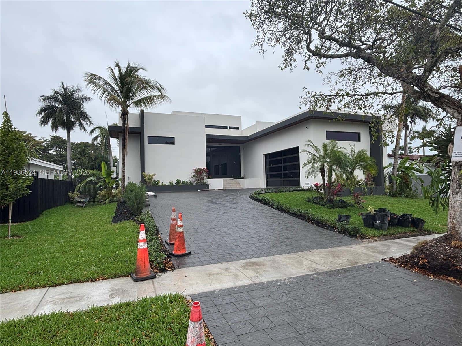 2161 NE 124th St, North Miami FL 33181