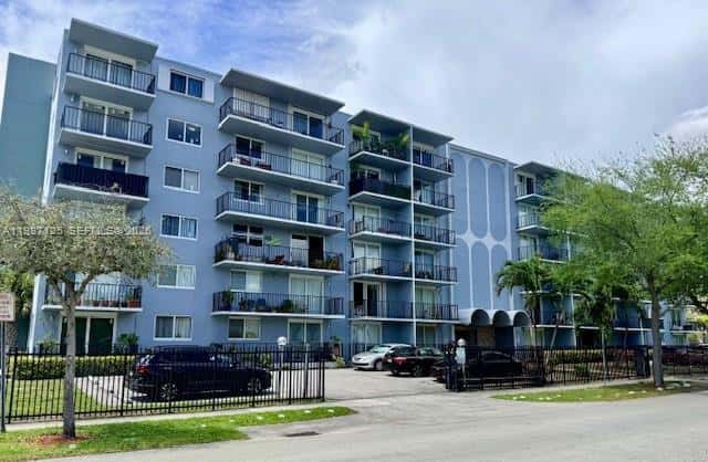 1470 NE 125th Ter # 802, North Miami FL 33161