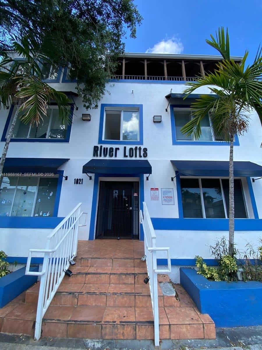1021 NW 3rd st # 206, Miami FL 33128
