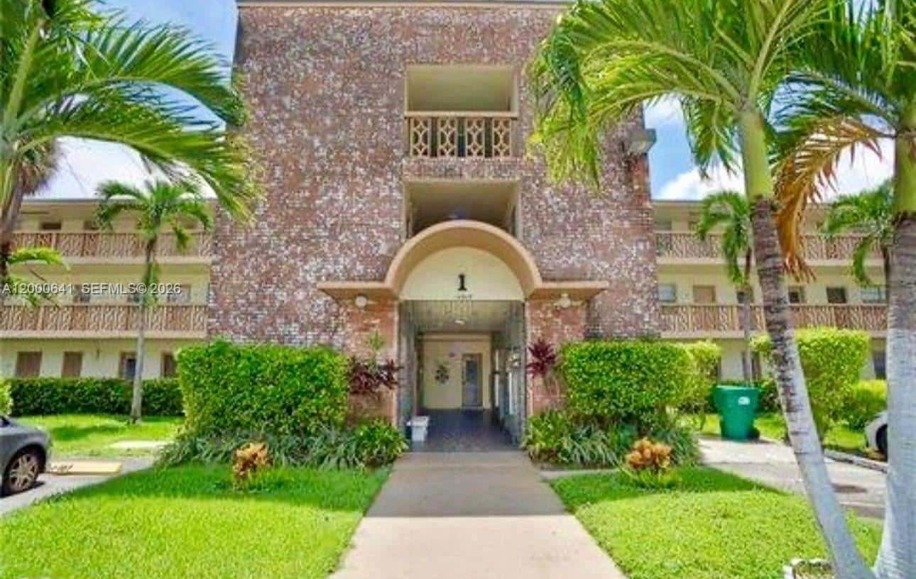 16900 NE 14 # 109, Miami FL 33162