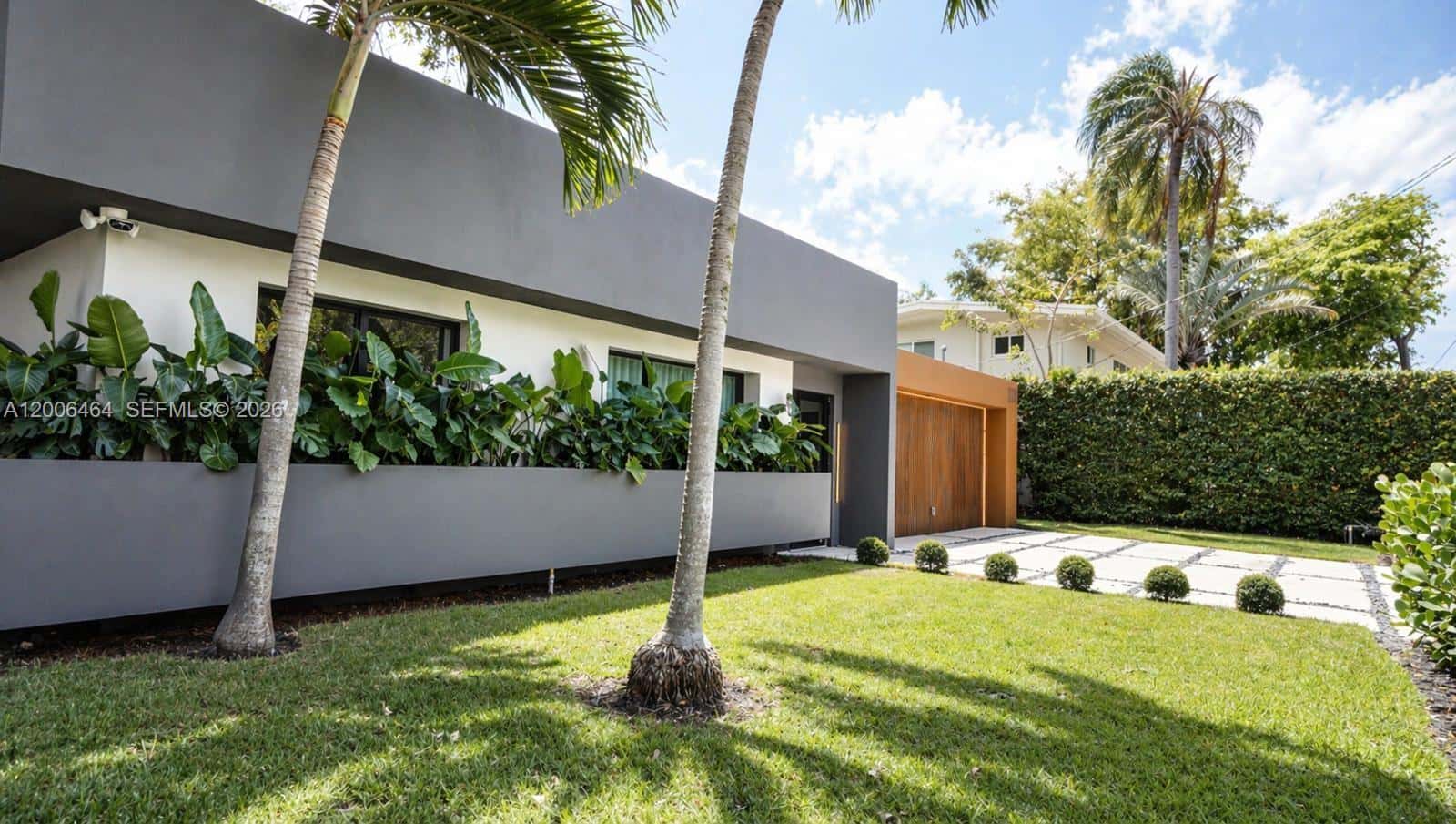 2110 NE 191st Dr, North Miami Beach FL 33179