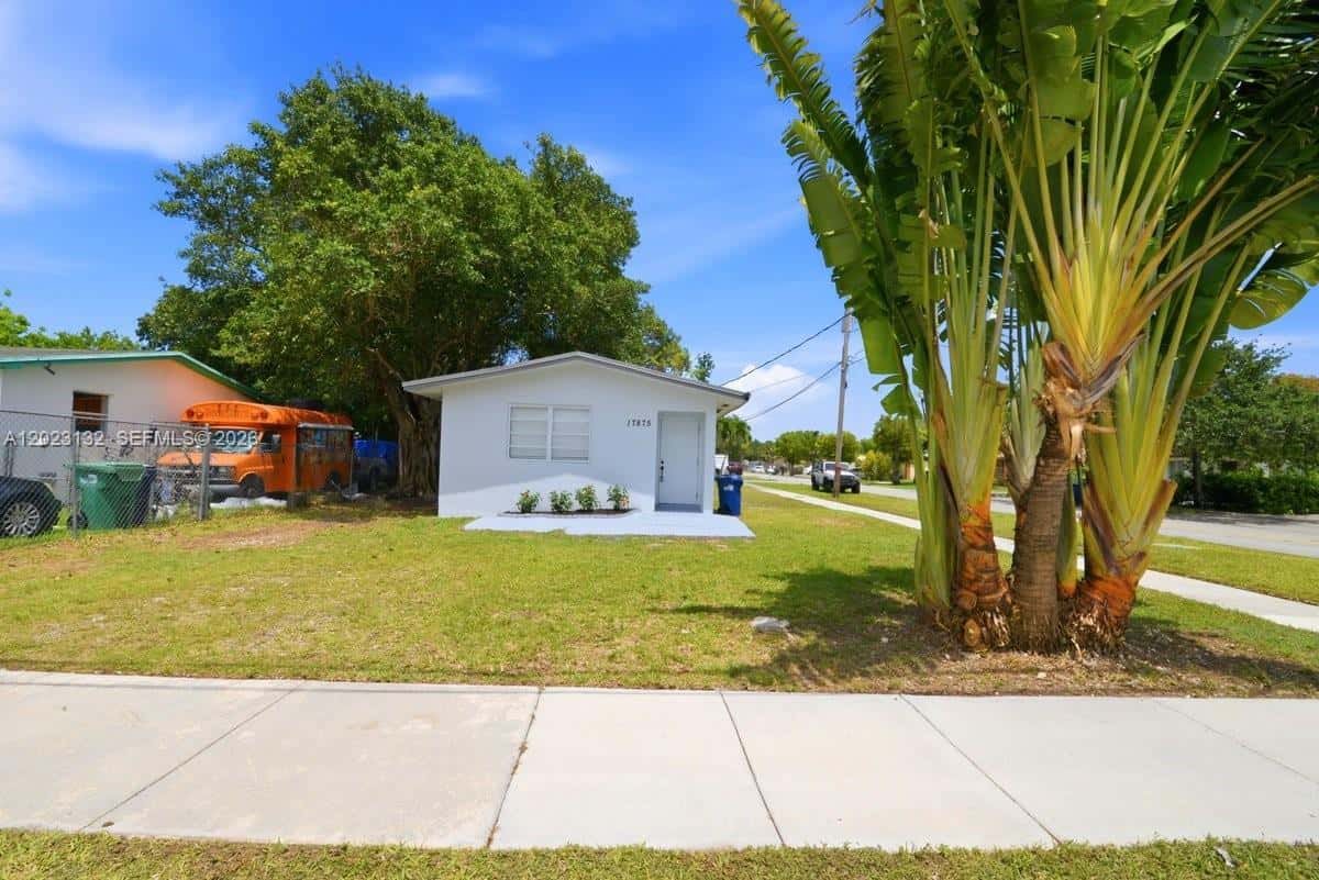 17875 SW 103rd Ave, Miami FL 33157