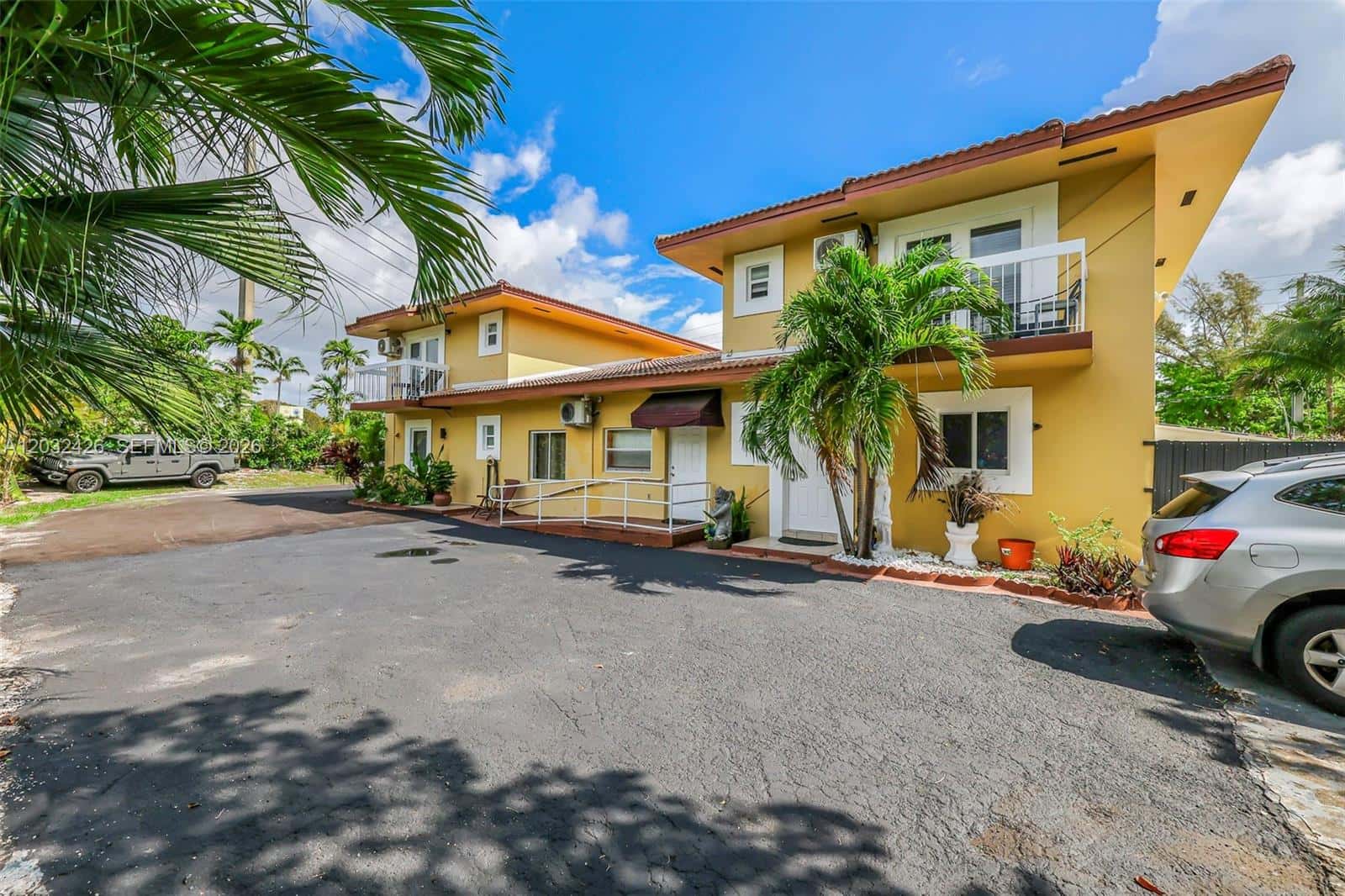 12085 W Dixie Highway, Biscayne Park FL 33161