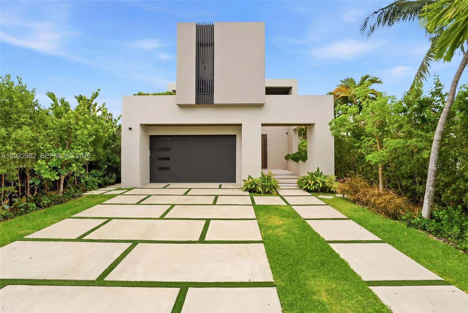 1050 Stillwater Dr, Miami Beach FL 33141