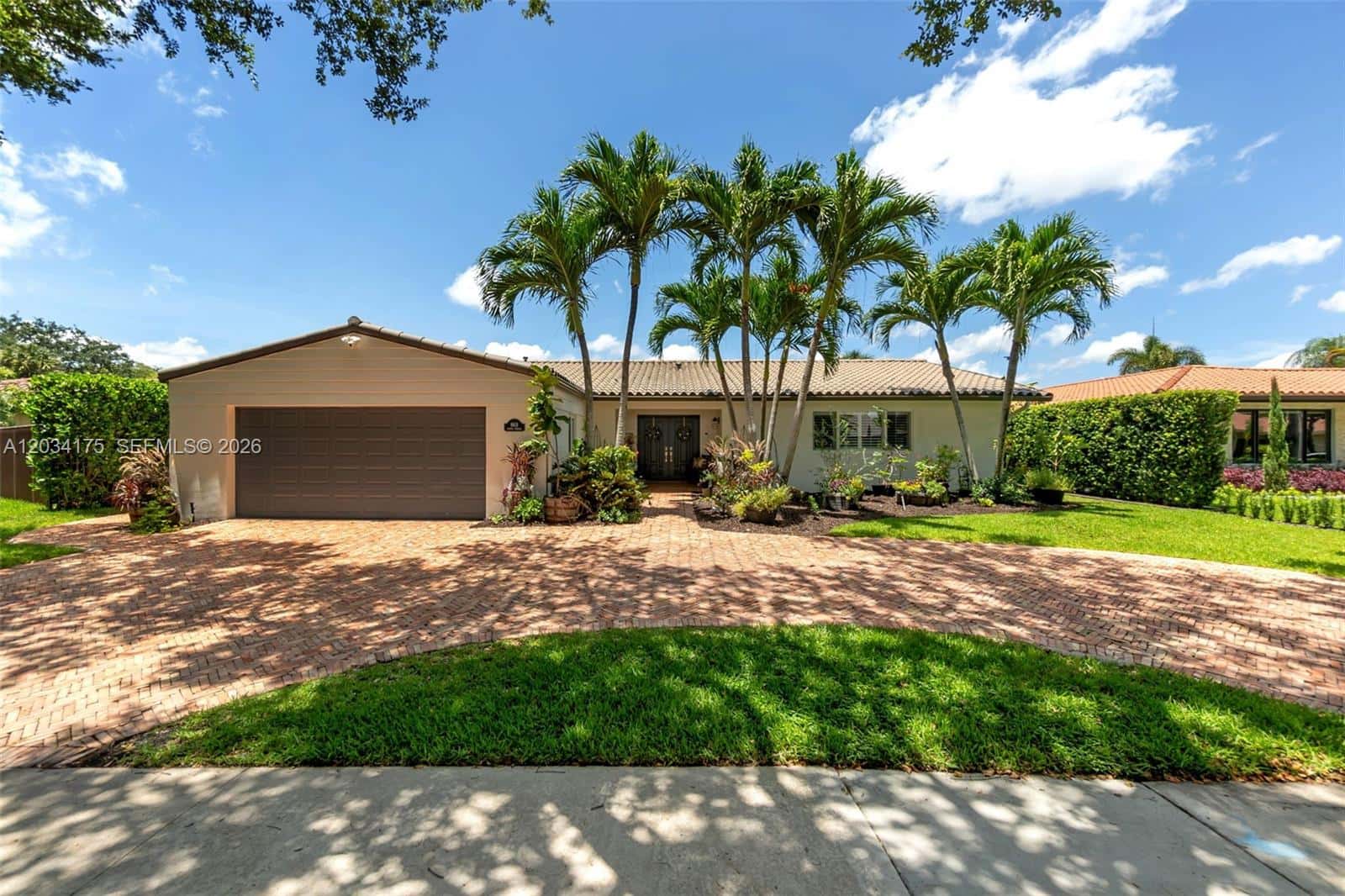 8601 Dundee Ter, Miami Lakes FL 33016