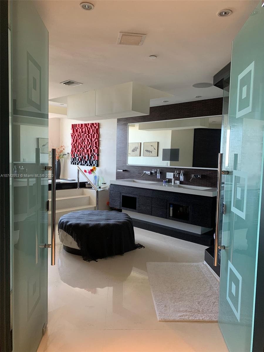 3802 NE 207th St # 2802, Aventura FL 33180 — 52