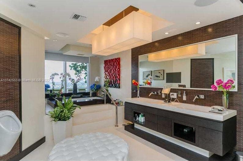 3802 NE 207th St # 2802, Aventura FL 33180 — 19