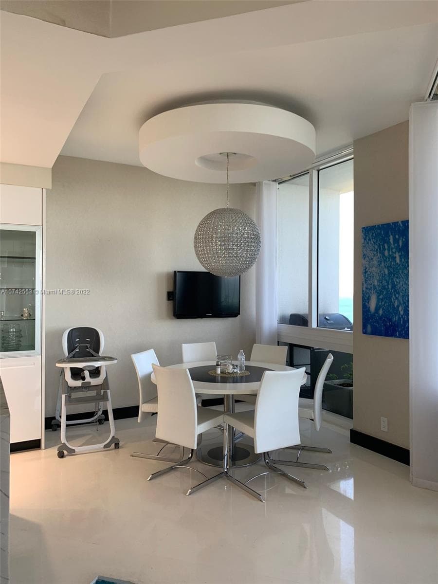 3802 NE 207th St # 2802, Aventura FL 33180 — 70