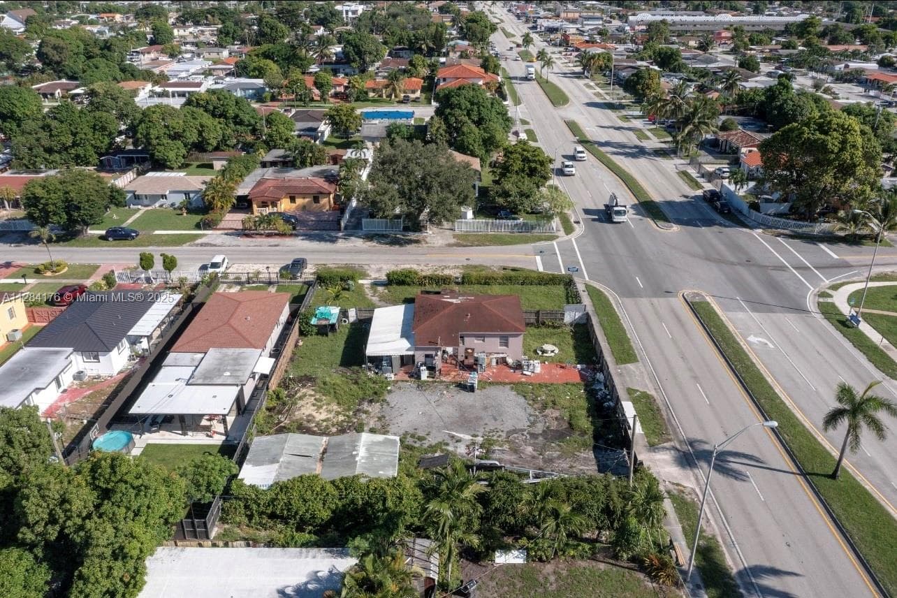 782 E 37th St, Hialeah FL 33013 — 61