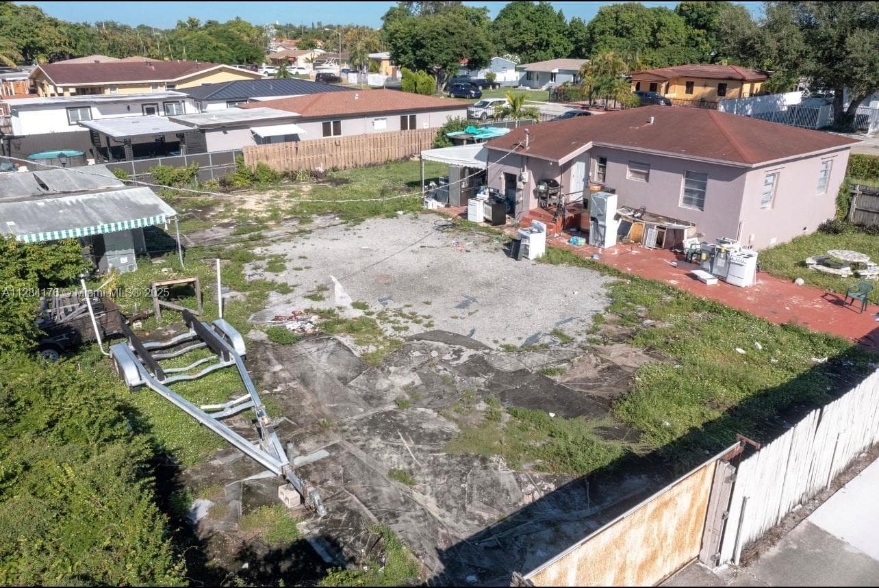 782 E 37th St, Hialeah FL 33013 — 38