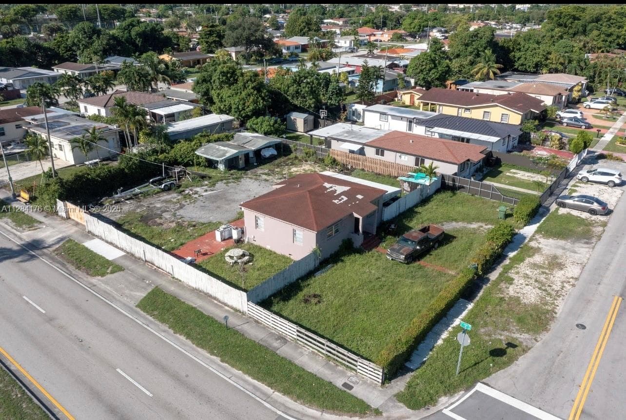 782 E 37th St, Hialeah FL 33013 — 49