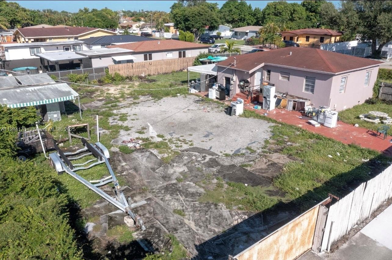 782 E 37th St, Hialeah FL 33013 — 55