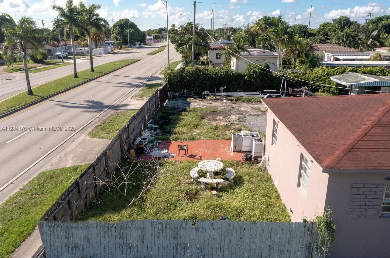 782 E 37th St, Hialeah FL 33013 — 54
