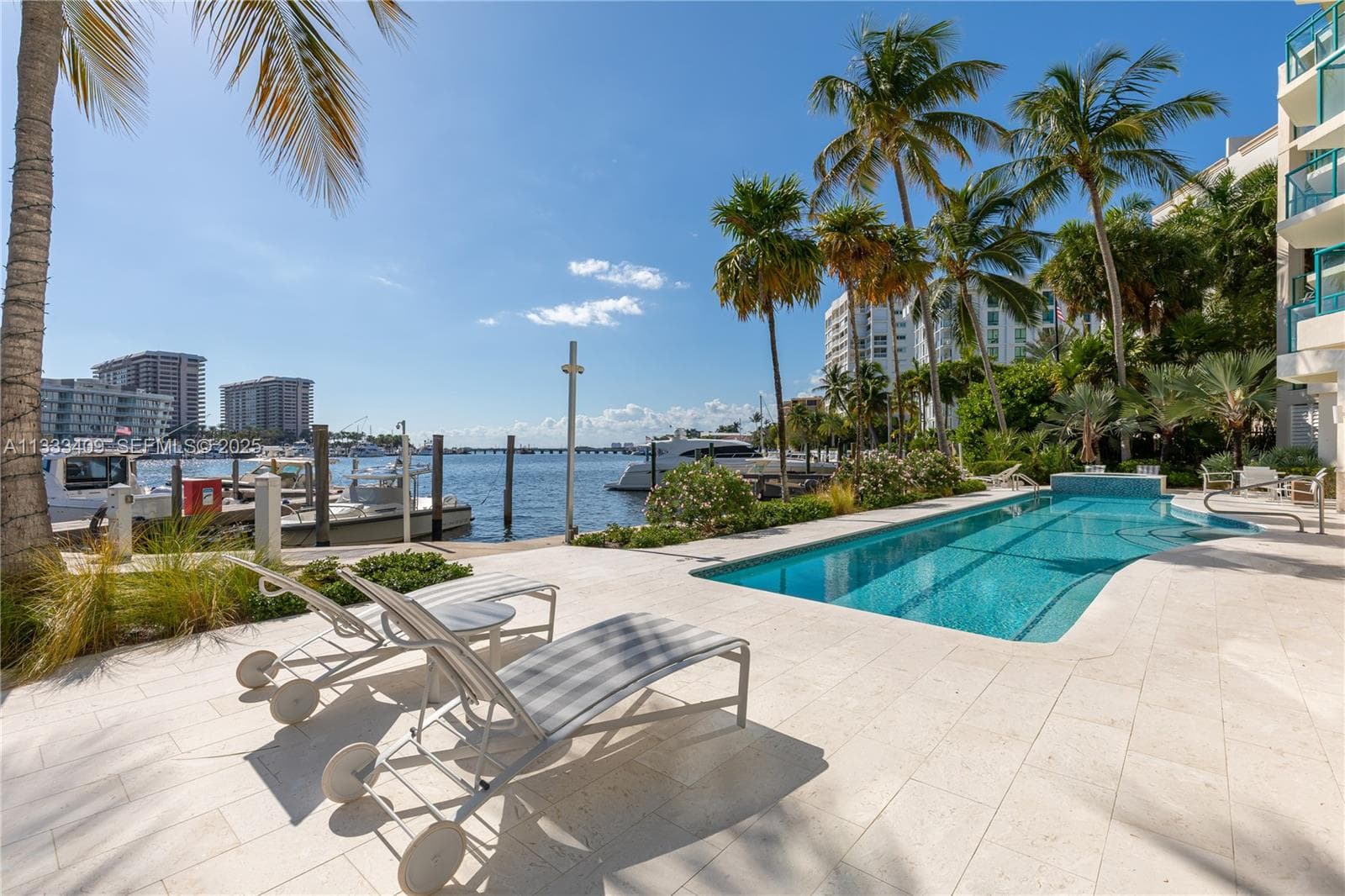 1660 W Glencoe St # 302, Coconut Grove FL 33133 — 2