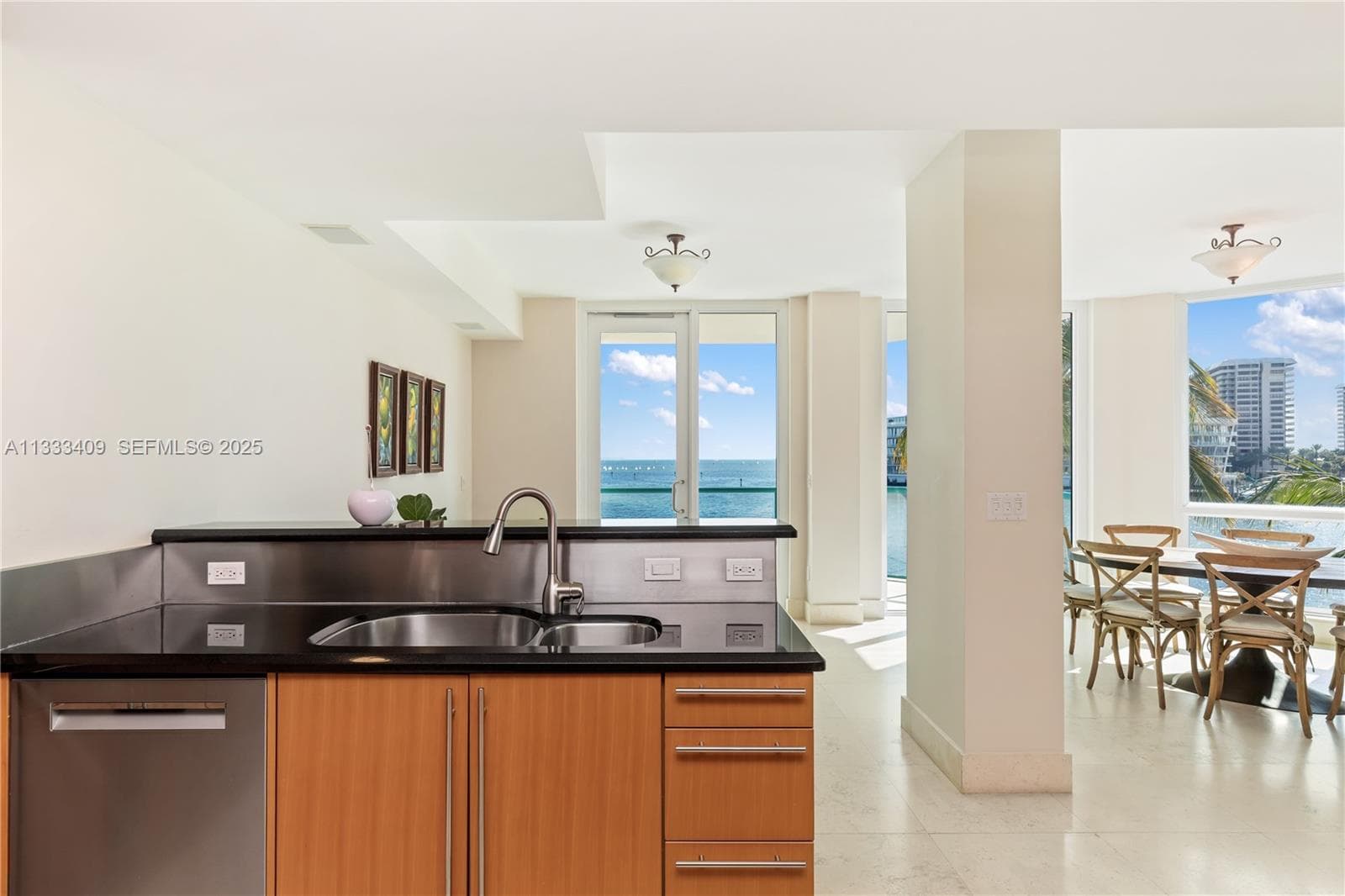 1660 W Glencoe St # 302, Coconut Grove FL 33133 — 25