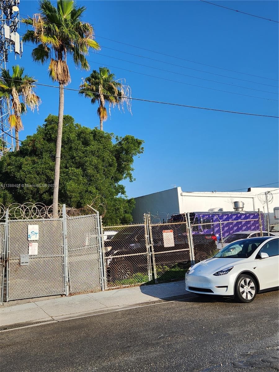 60 NW 20th St, Miami FL 33127 — 6