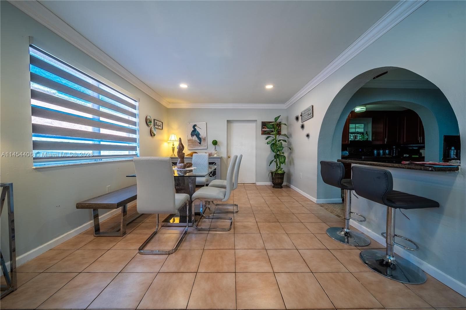 925 E 29th St, Hialeah FL 33013 — 13