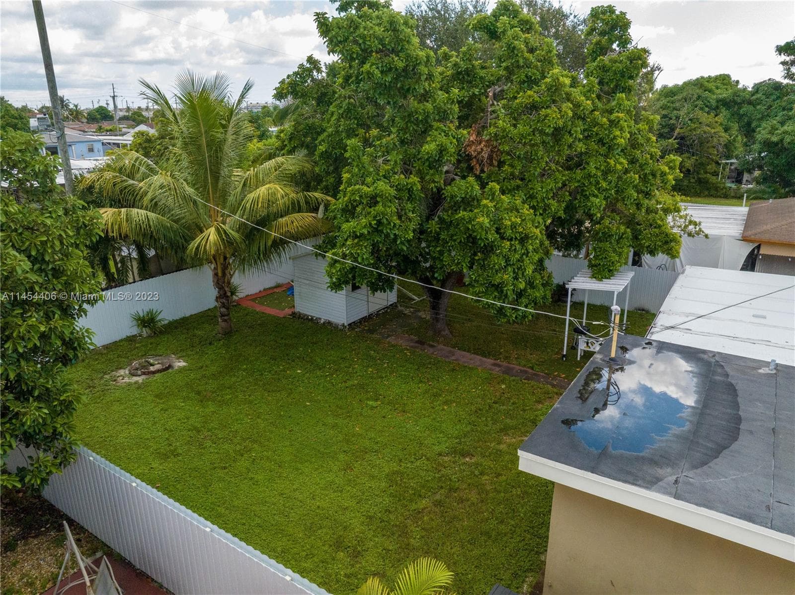 925 E 29th St, Hialeah FL 33013 — 36