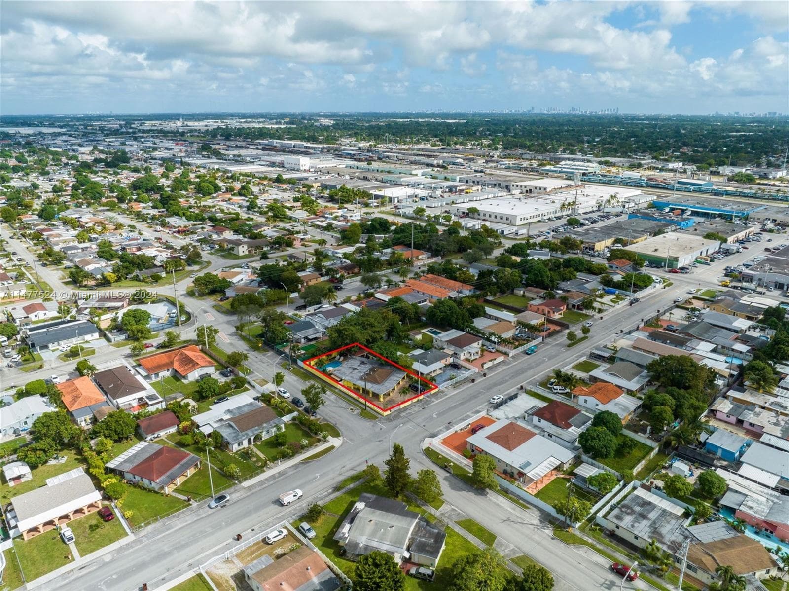 901 E 32nd St, Hialeah FL 33013 — 17