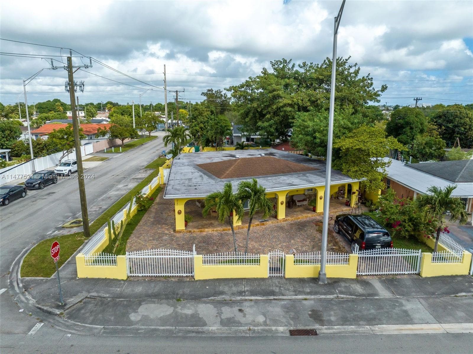 901 E 32nd St, Hialeah FL 33013 — 7