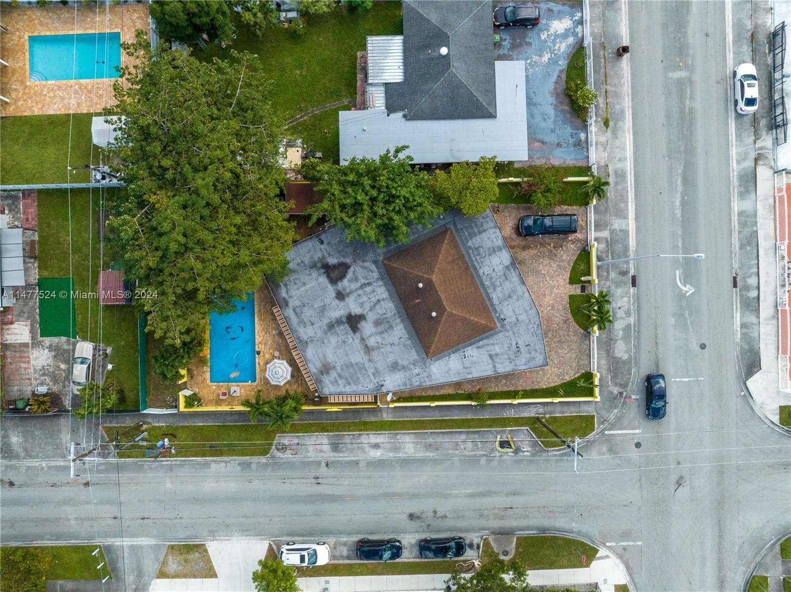 901 E 32nd St, Hialeah FL 33013 — 24