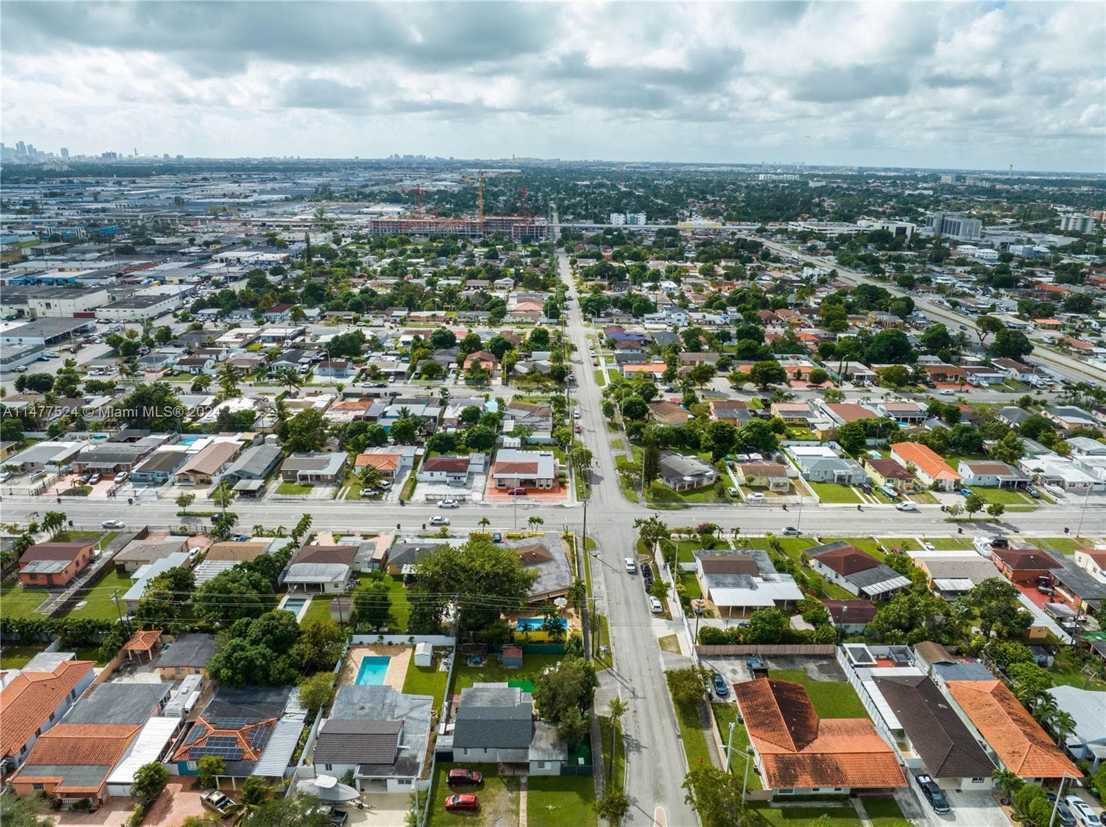 901 E 32nd St, Hialeah FL 33013 — 14