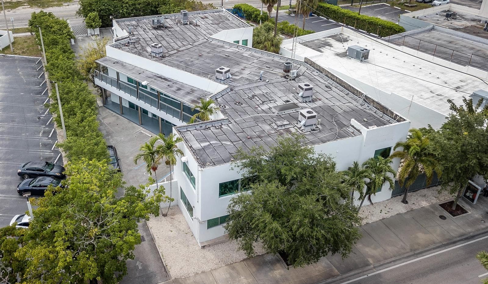5020 Biscayne Boulevard, Miami FL 33137 — 32