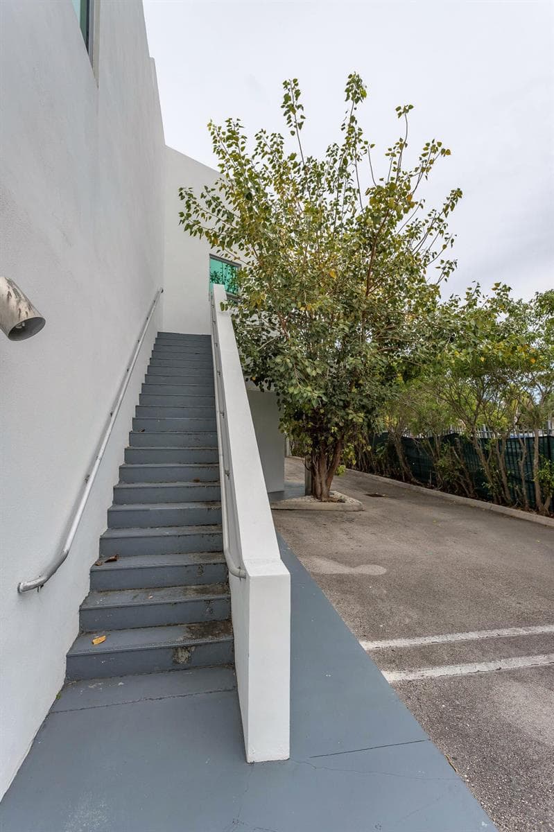 5020 Biscayne Boulevard, Miami FL 33137 — 30