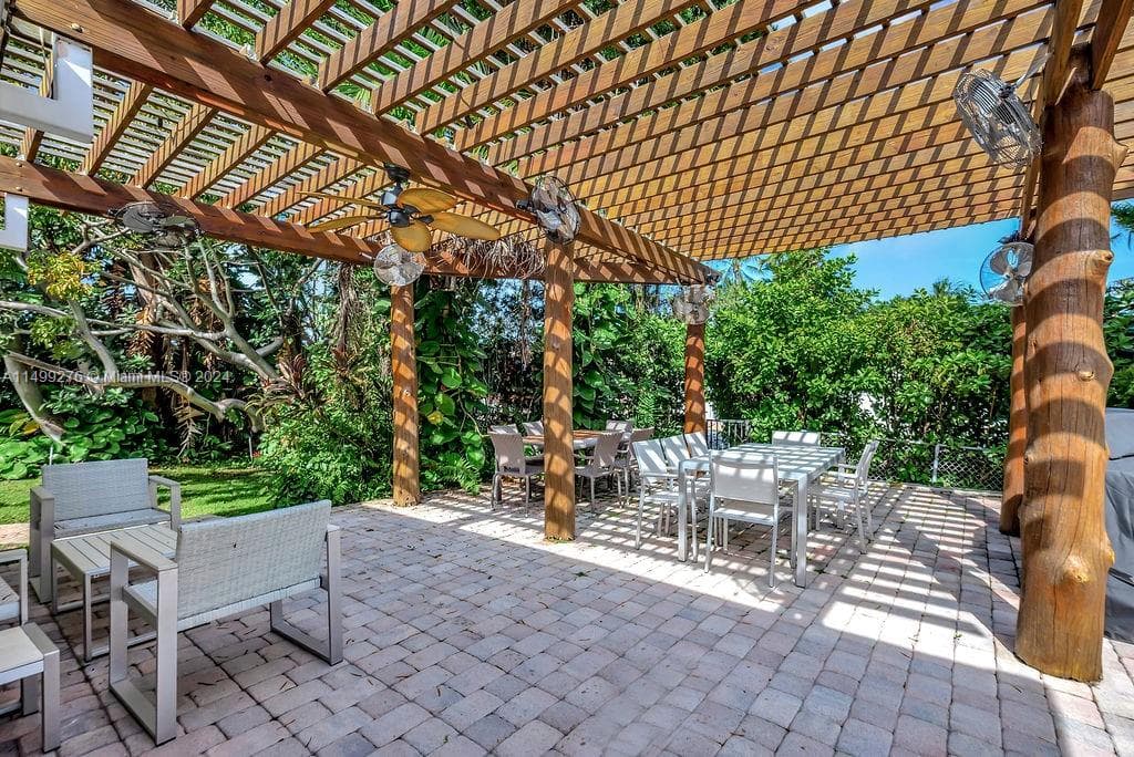 61 Camden Ct, Bal Harbour FL 33154 — 16