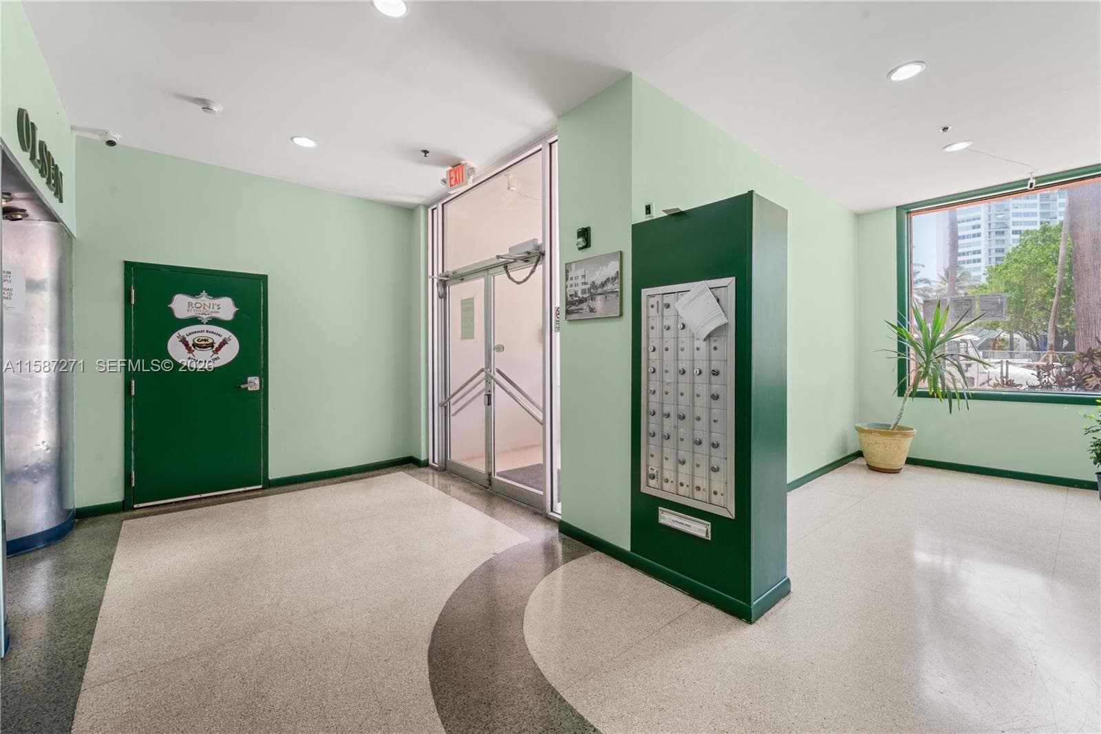 7300 Ocean Ter, Miami Beach FL 33141 — 17