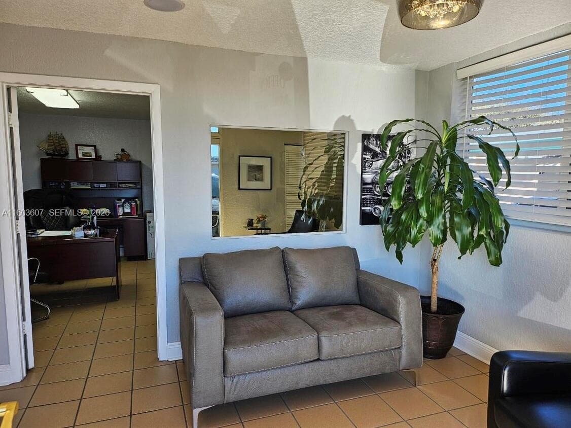 4010 E 8th Ave, Hialeah FL 33013 — 6