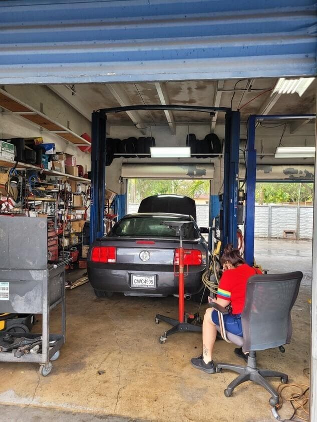 4010 E 8th Ave, Hialeah FL 33013 — 20